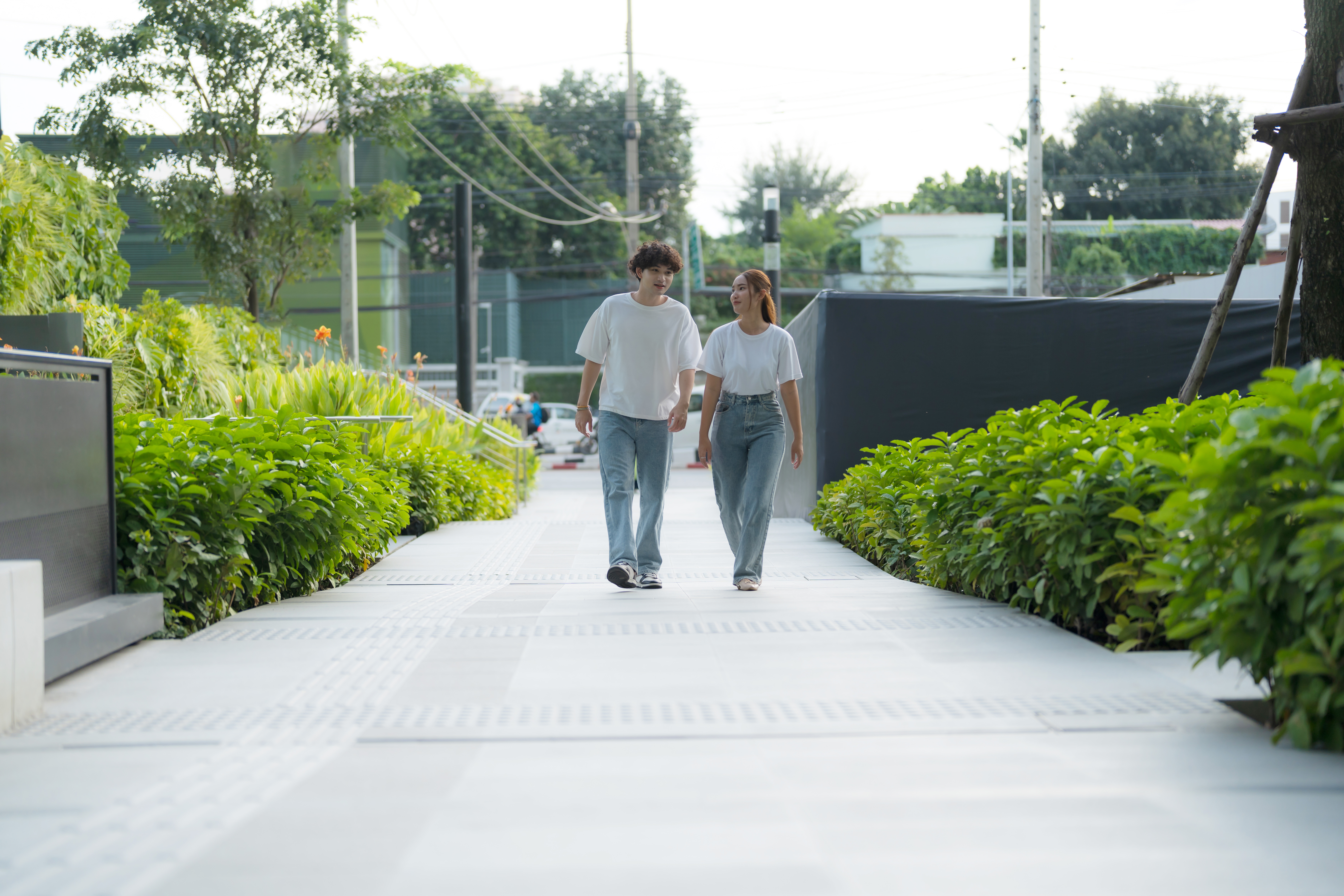 Connected community streetscape